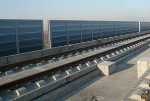 高鐵隔（gé）音降（jiàng）噪聲屏障